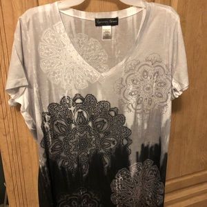 TShirt Black and White